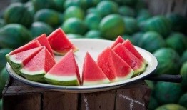 网红西瓜冰吃瓜事件真相